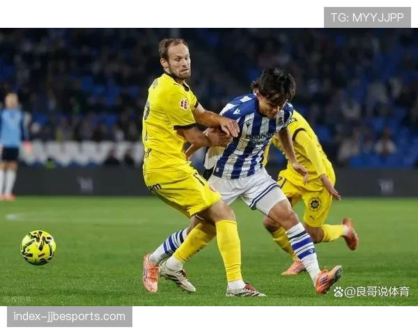 巴萨2-2战平赫罗纳,积分榜上落后皇马已达12分 巴萨2-2战平赫罗纳,积分榜上落后皇马已达12分